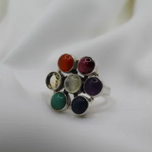 טבעת כסף בשילוב אבני חן