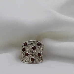 טבעת כסף בשילוב אבן גארנט