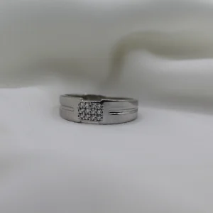 טבעת כסף בשילוב אבן זירקוניה