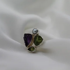 טבעת כסף בשילוב אבני חן